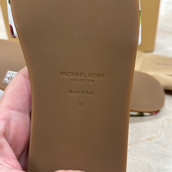 MICHAEL KORS COLLECTION DELPHINE RUNWAY PRINTED LEATHER SLIDES IN CHERRY US 8 - Picture 13 of 14